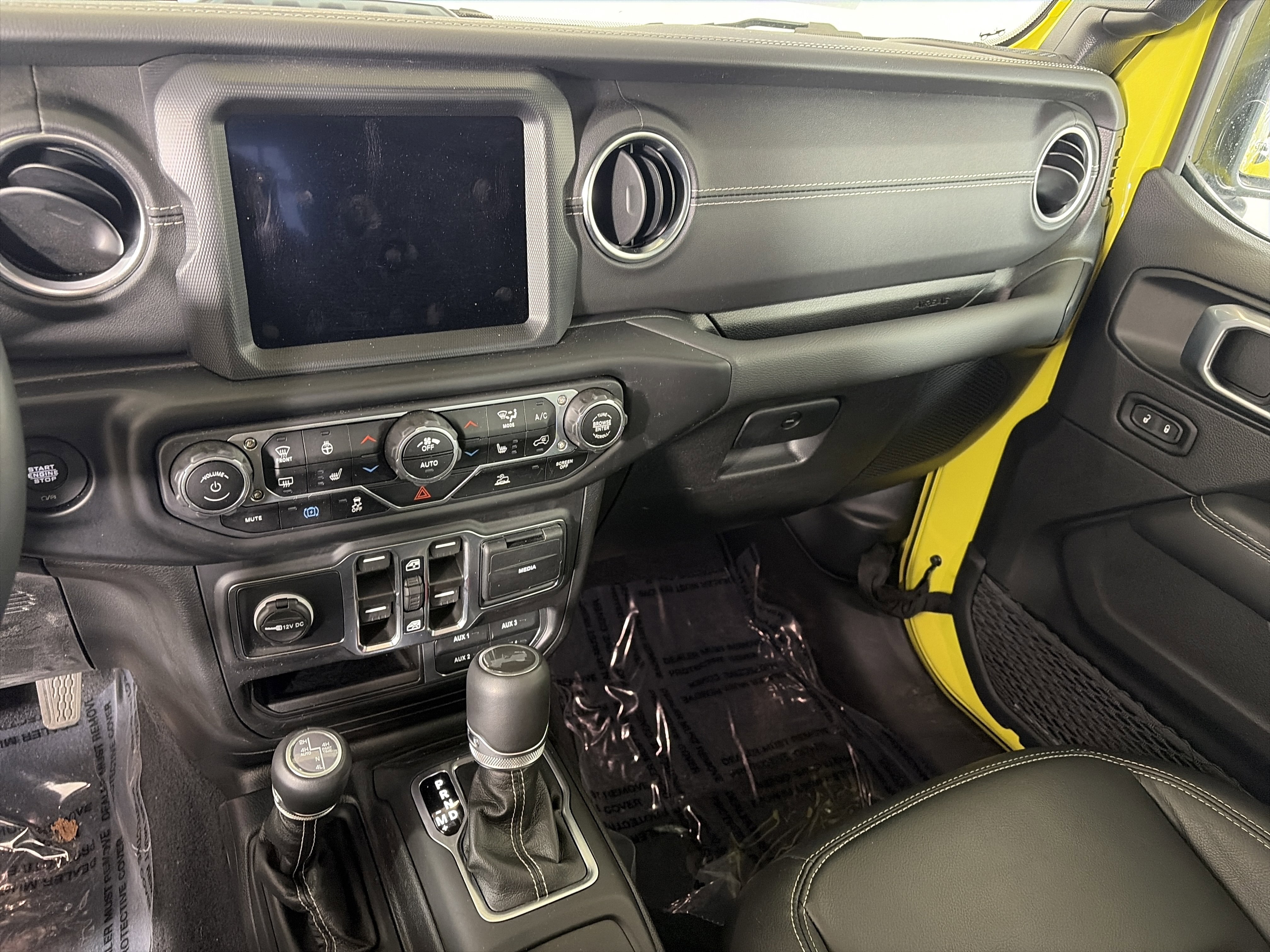 Used 2023 Jeep Wrangler Sahara w/ Cold Weather Group image 4