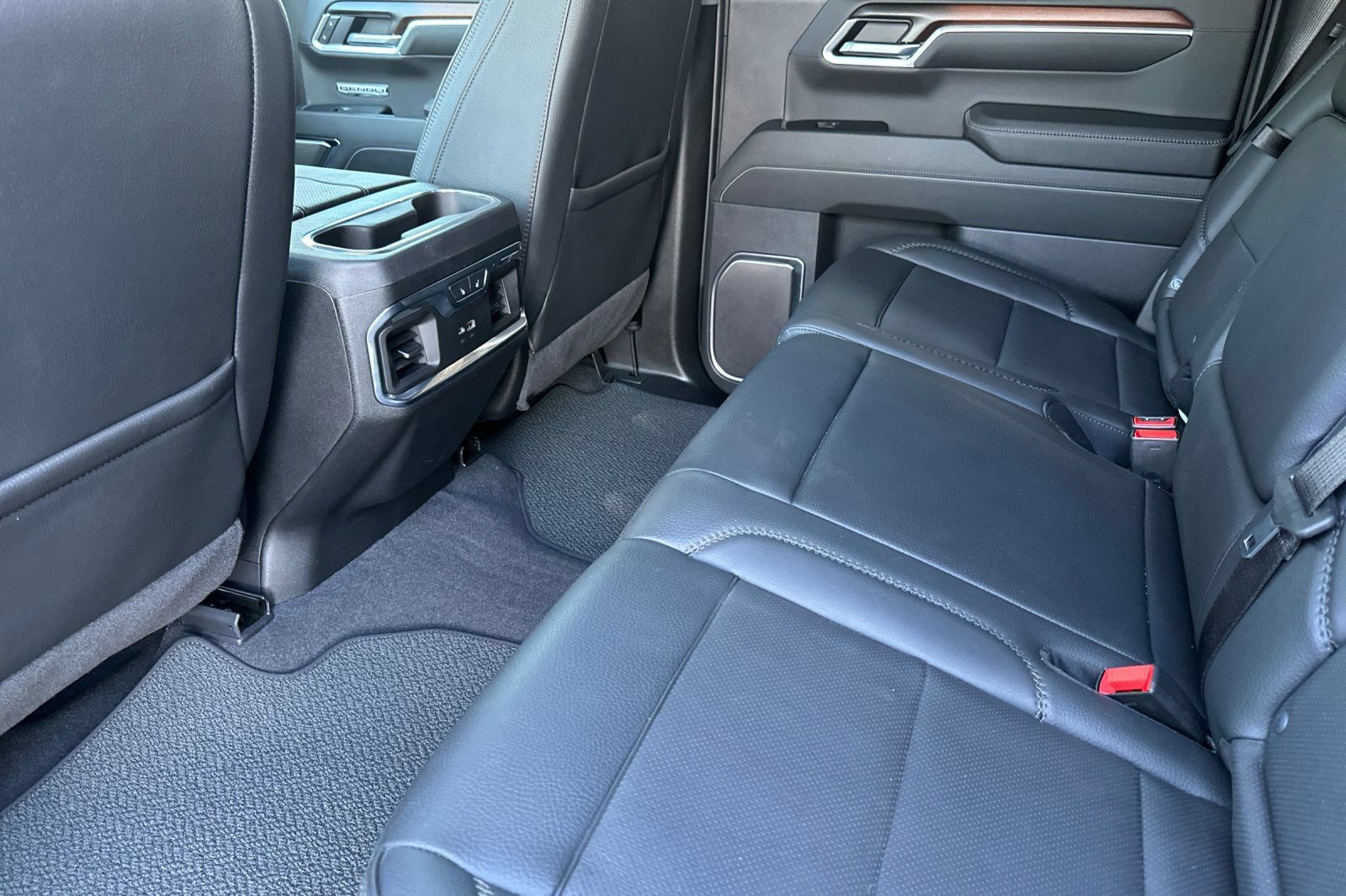 Used 2026 GMC Sierra 1500 Denali AWD/4WD image 13