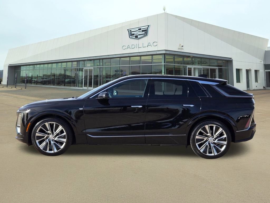 Certified 2025 Cadillac Lyriq Luxury w/ LPO, Floor Liner Package image 3