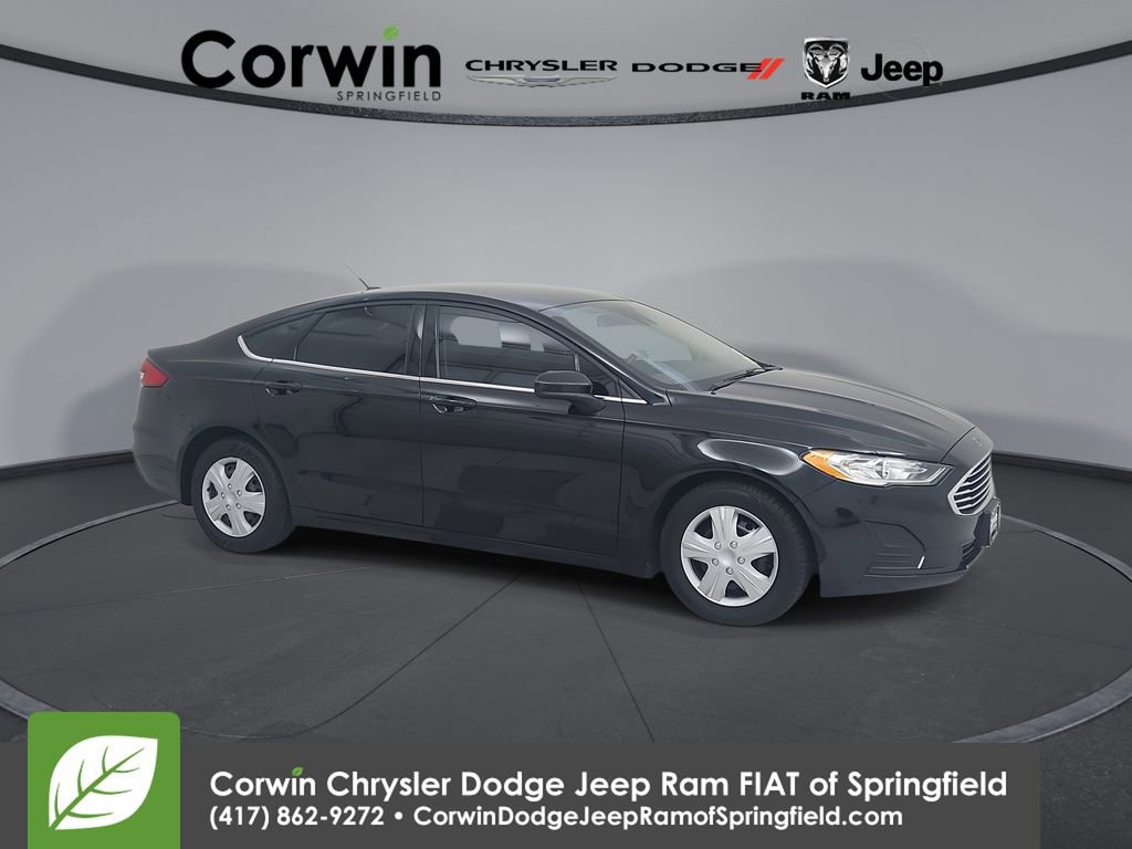 Used 2019 Ford Fusion S image 1