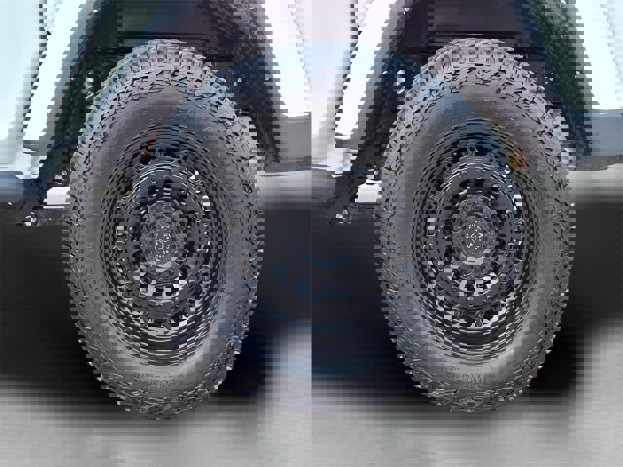 Used 2022 Jeep Gladiator Sport image 3