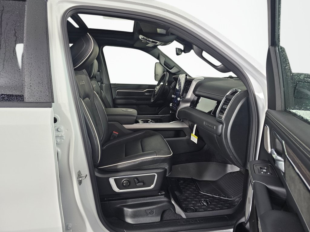New 2026 RAM 1500 Laramie AWD/4WD image 41