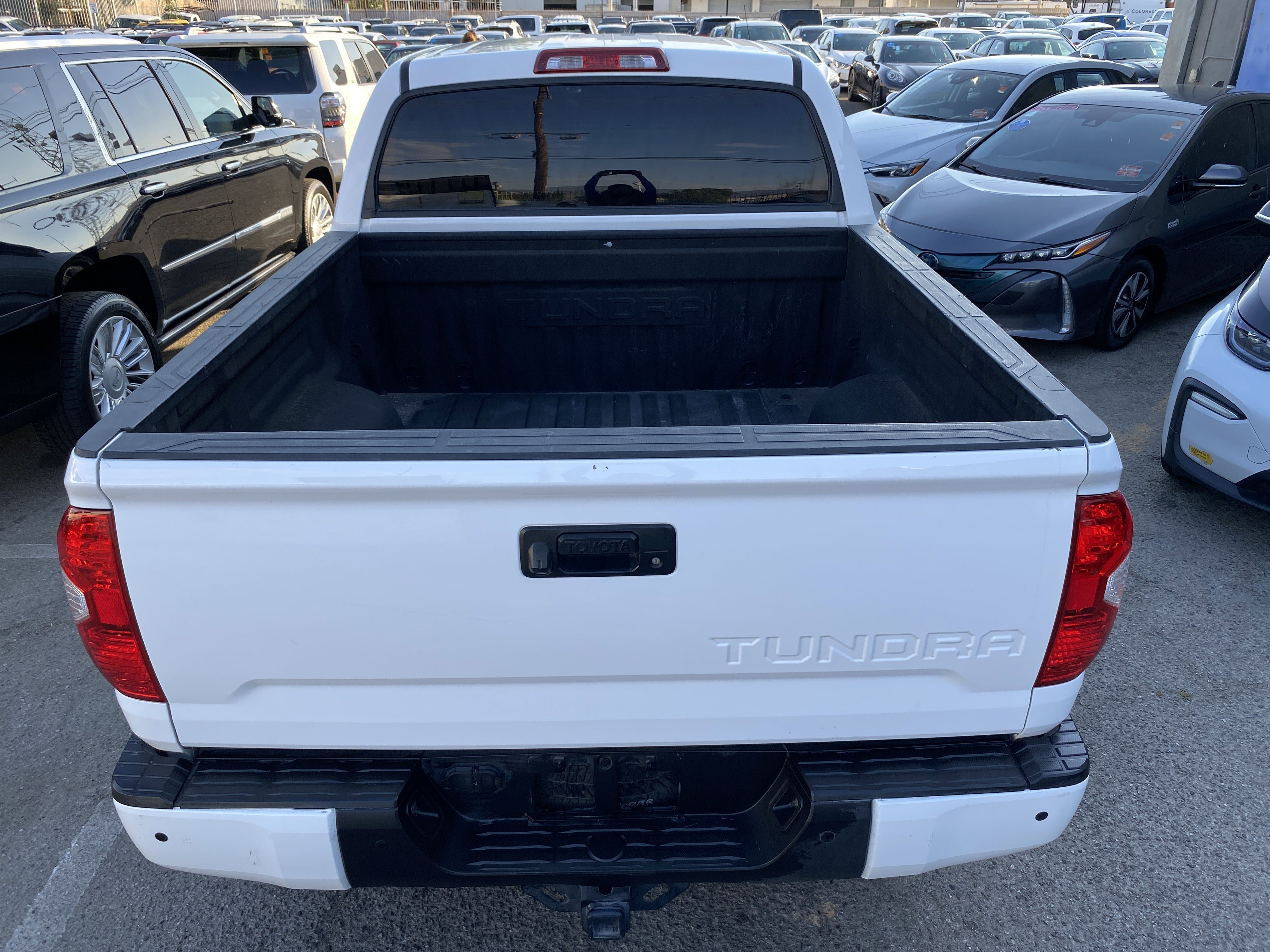 Used 2018 Toyota Tundra SR5 w/ SR5 Upgrade Package image 16
