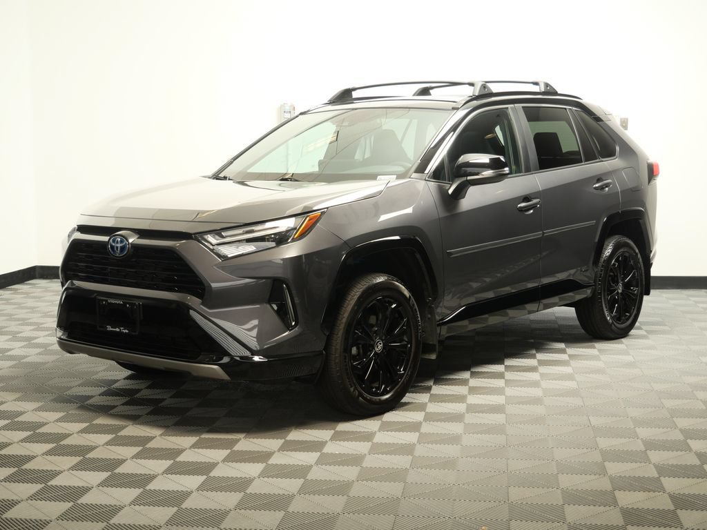 Used 2024 Toyota RAV4 XSE AWD/4WD image 4