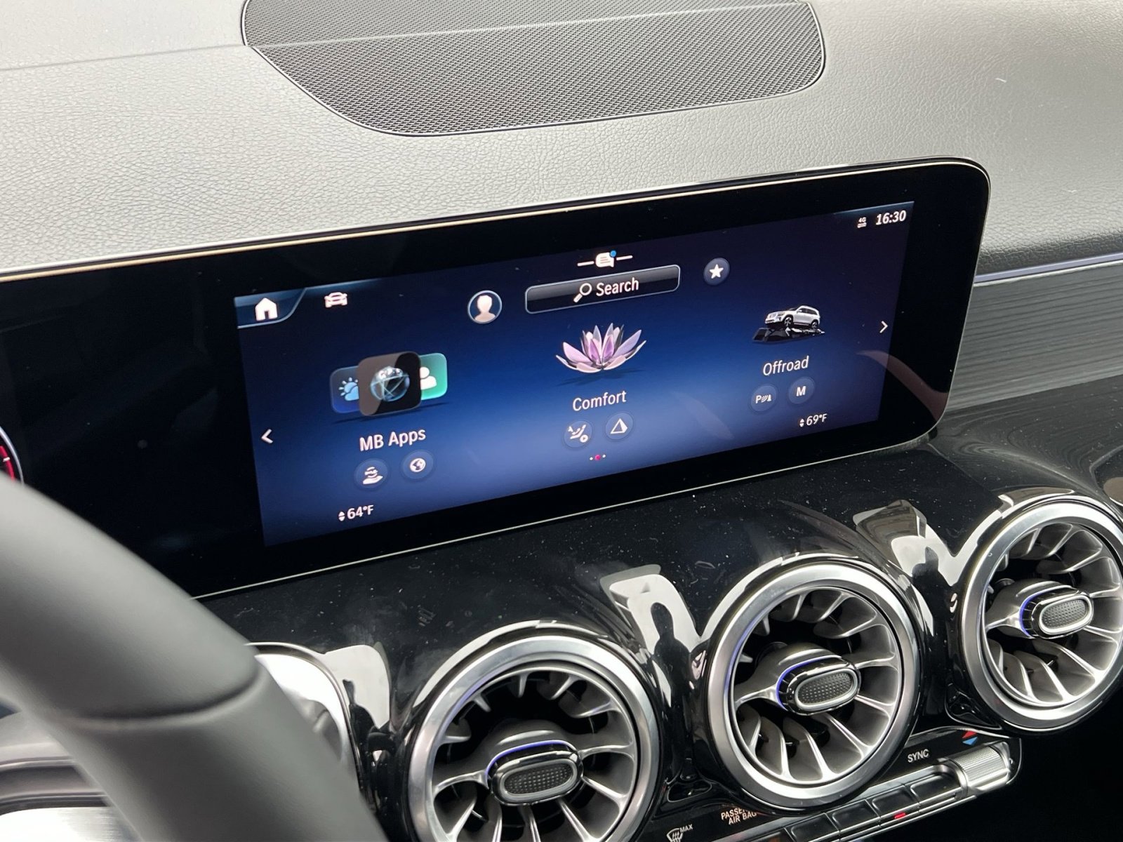 New 2026 Mercedes-Benz GLB 250 4MATIC image 18