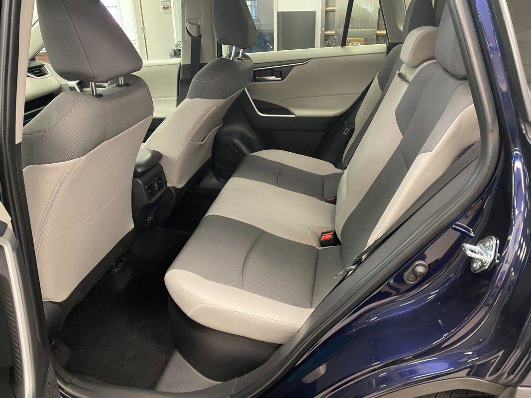 Used 2025 Toyota RAV4 XLE image 14