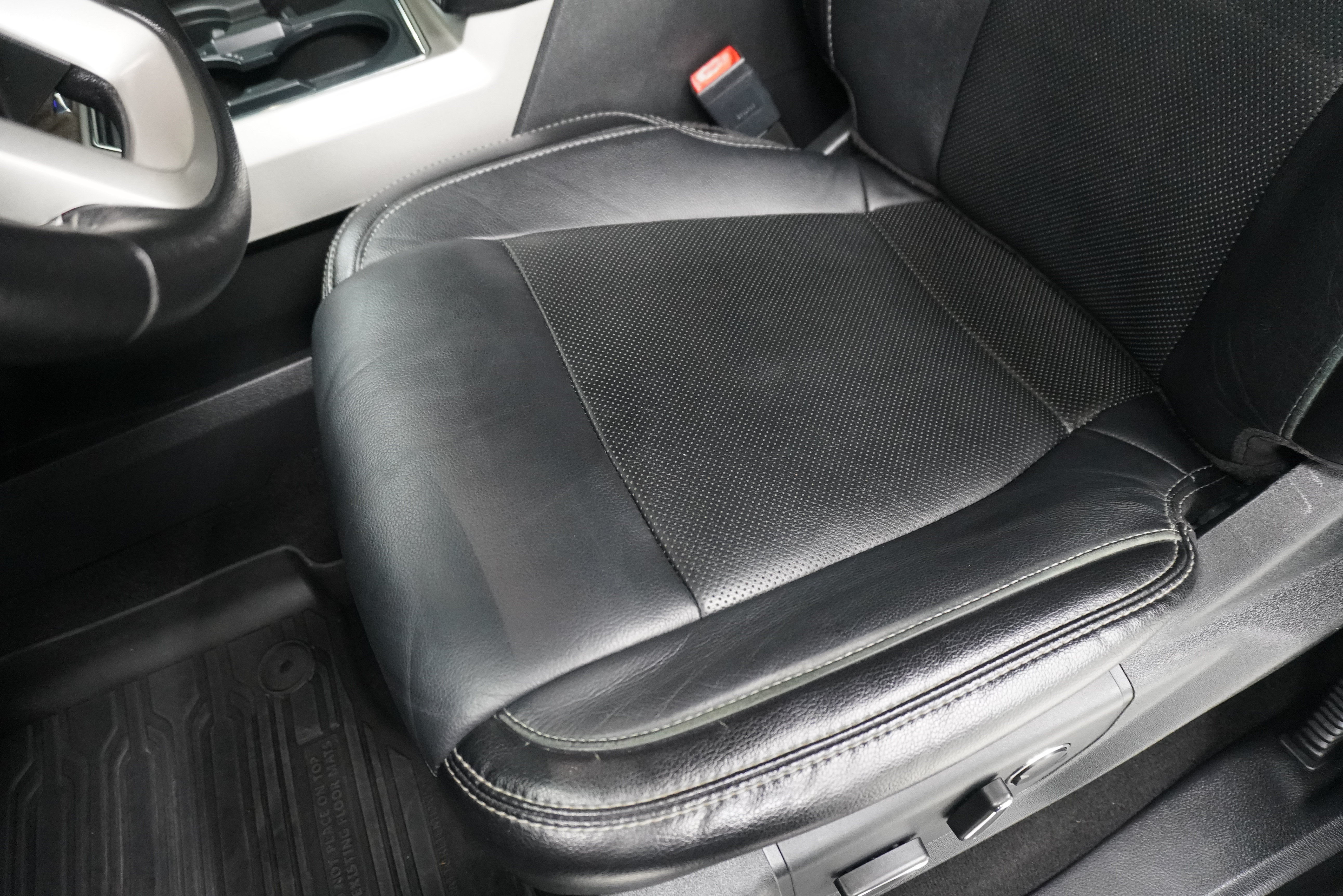 Used 2019 Ford F250 Lariat w/ Lariat Ultimate Package AWD/4WD image 13