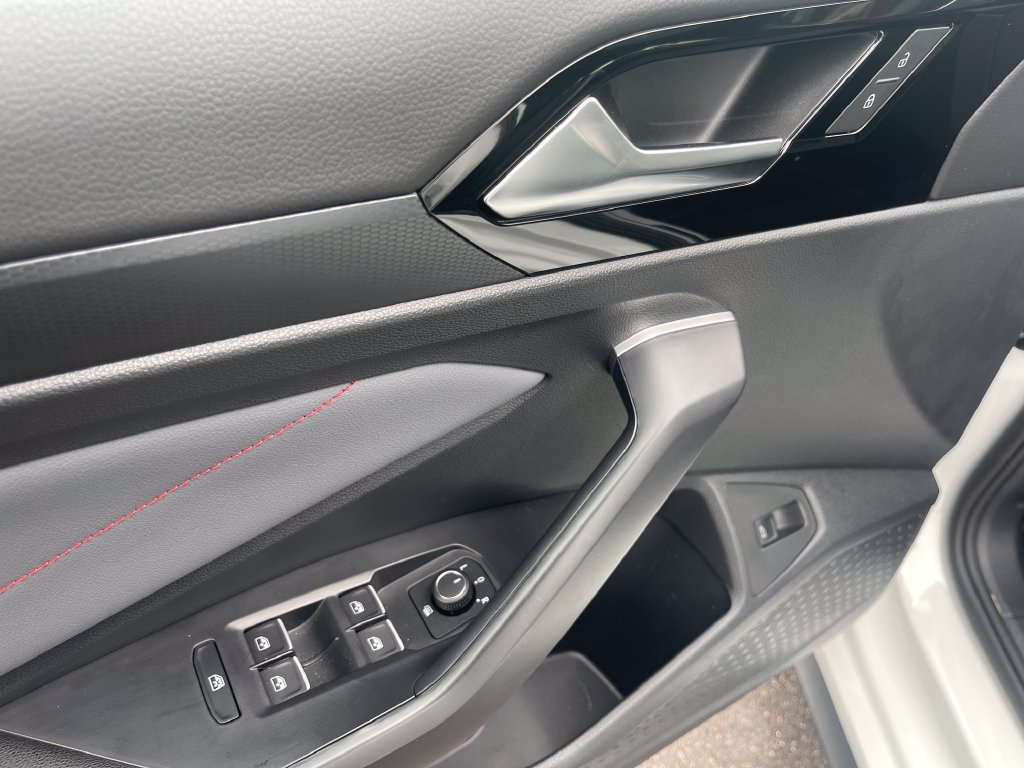 Used 2025 Volkswagen Jetta GLI Autobahn FWD image 15