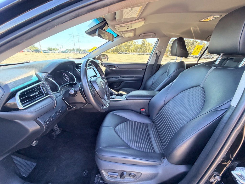 Used 2018 Toyota Camry SE FWD image 14