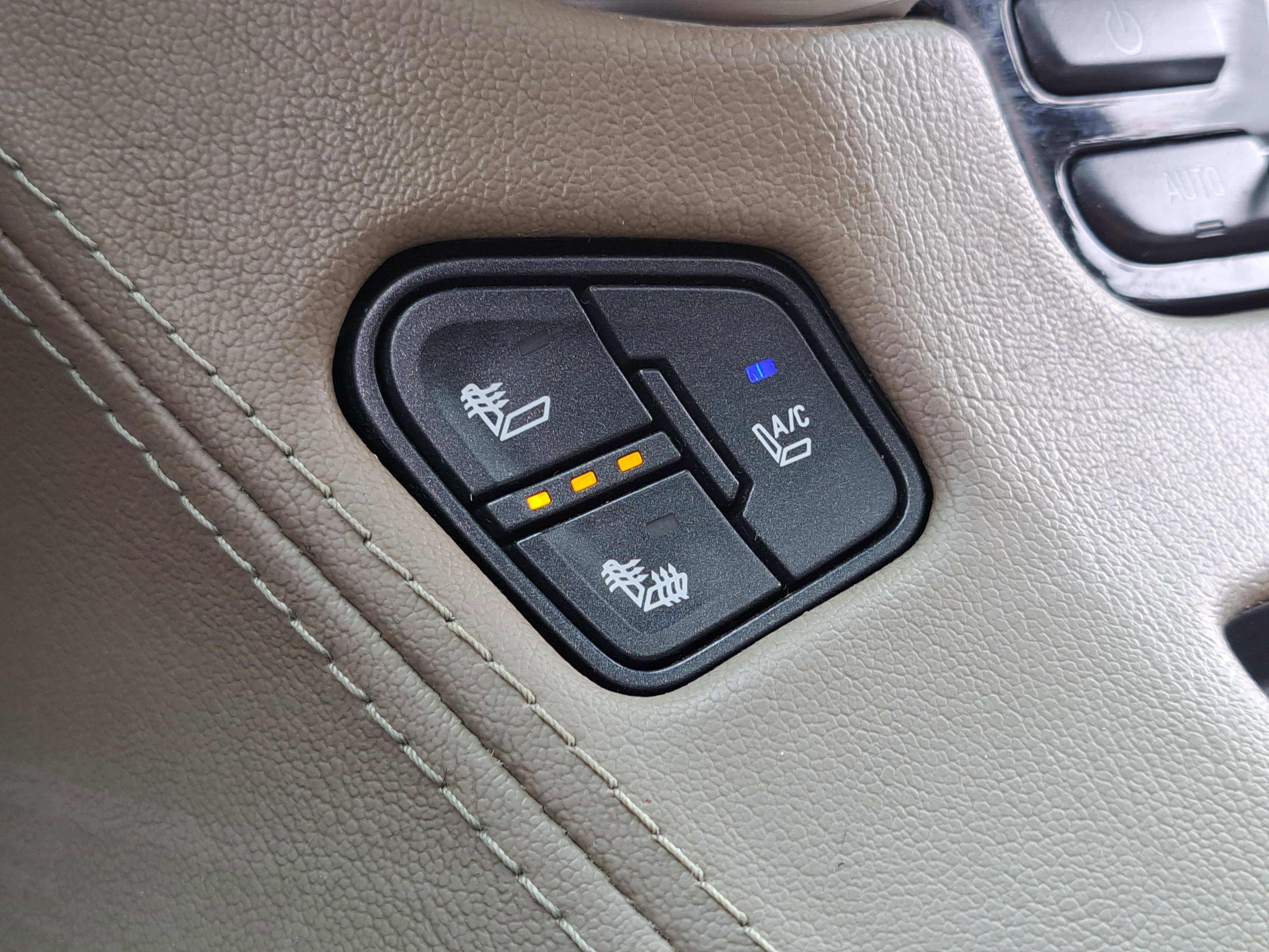 Used 2015 GMC Yukon XL SLT w/ Open Road Package image 20