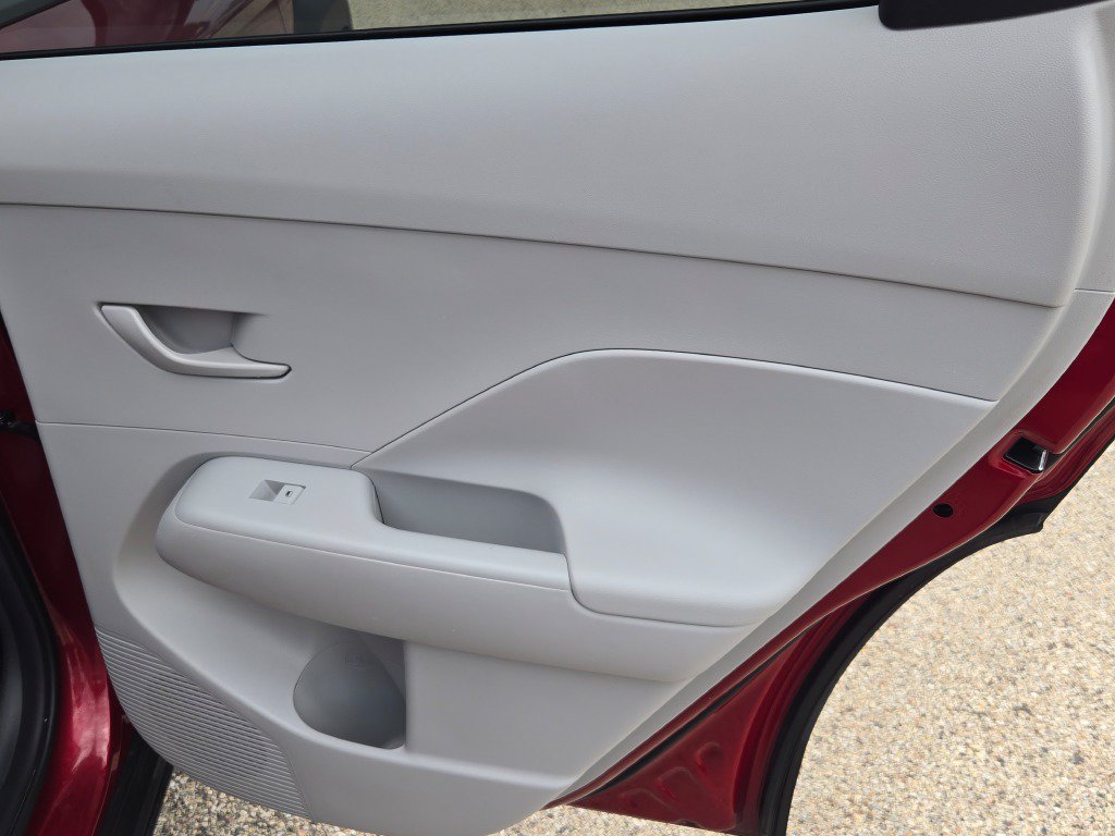 Used 2025 Hyundai Kona SEL AWD/4WD image 9