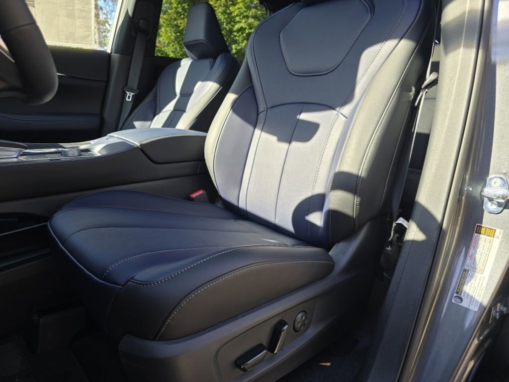 New 2026 INFINITI QX60 Sport w/ Dark Cargo Package image 26