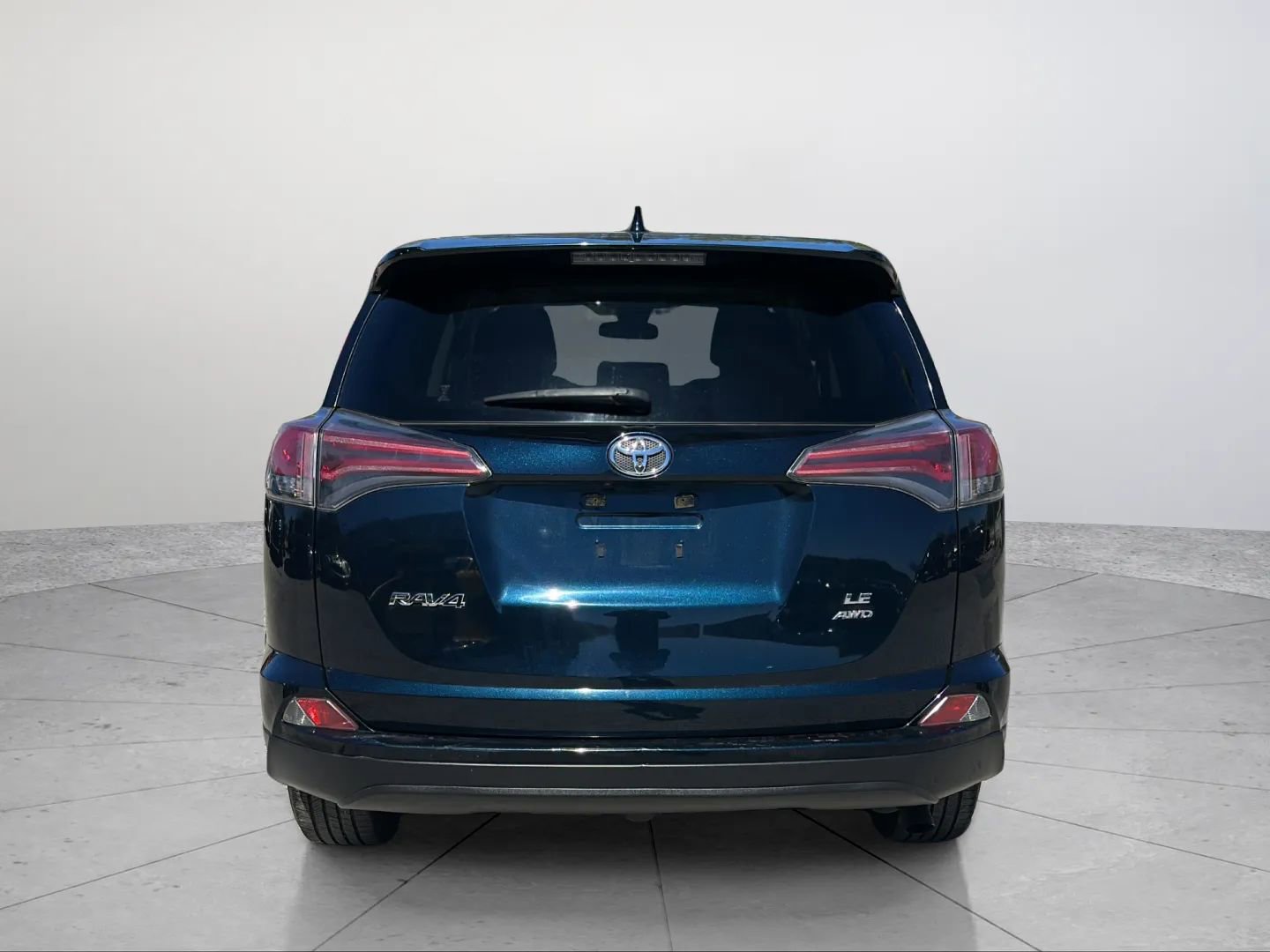 Used 2018 Toyota RAV4 LE w/ All Weather Liner Package image 4