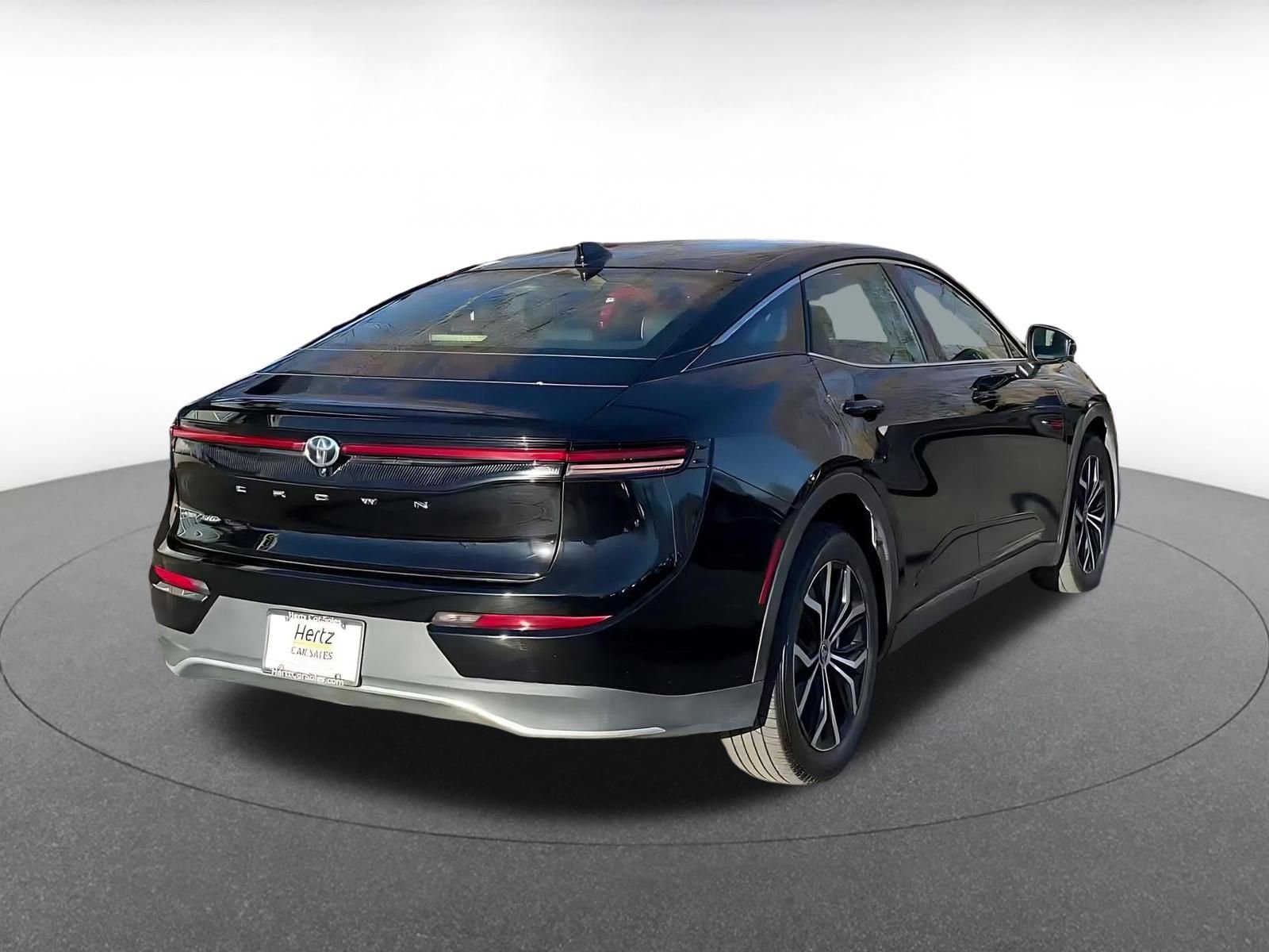 Used 2025 Toyota Crown XLE image 14