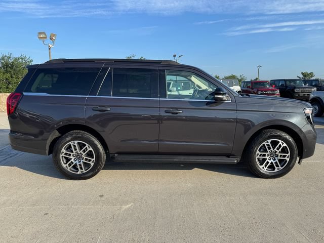Used 2025 Ford Expedition Active AWD/4WD image 7