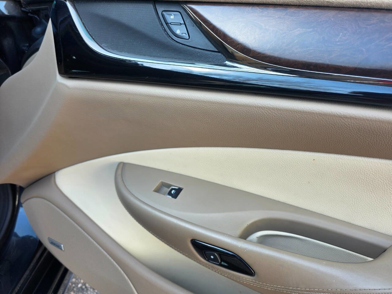 Used 2014 Cadillac ELR Base 2dr Coupe w/ Luxury Package image 29