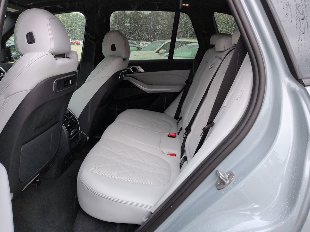 New 2026 BMW X5 sDrive40i w/ M Sport Package RWD image 13