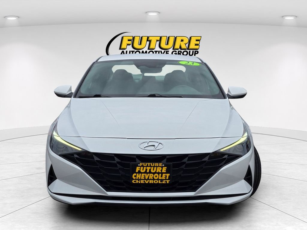 Used 2023 Hyundai Elantra SEL image 2