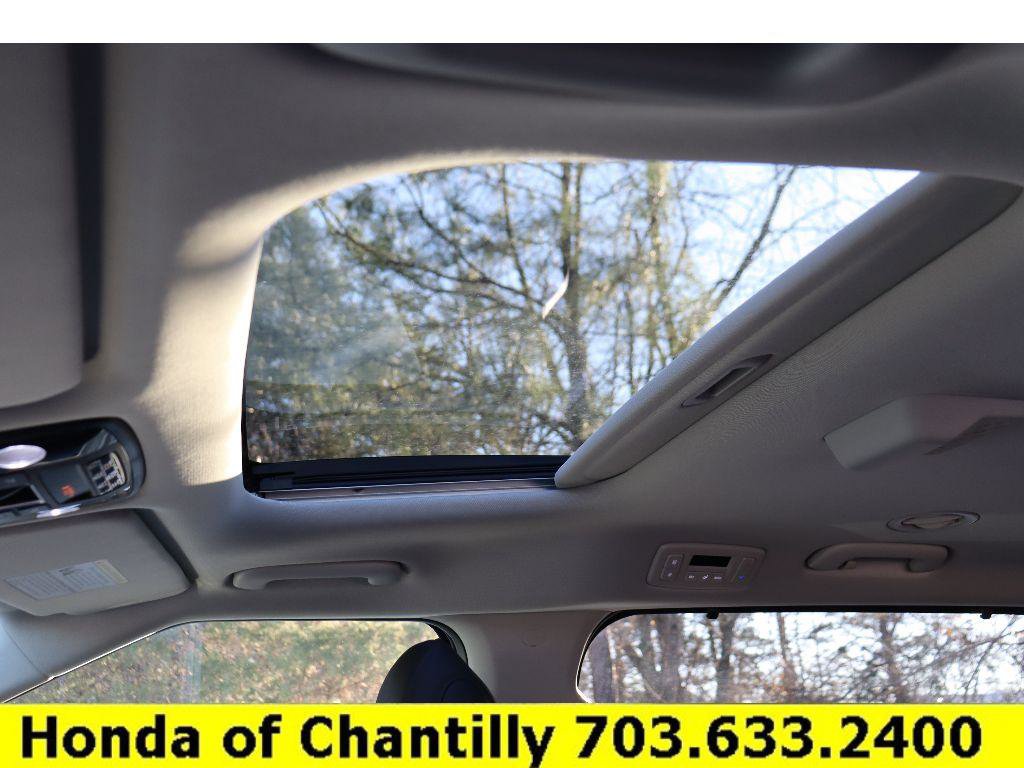 Used 2026 Kia Carnival SX w/ SX Dark Edition Package image 21