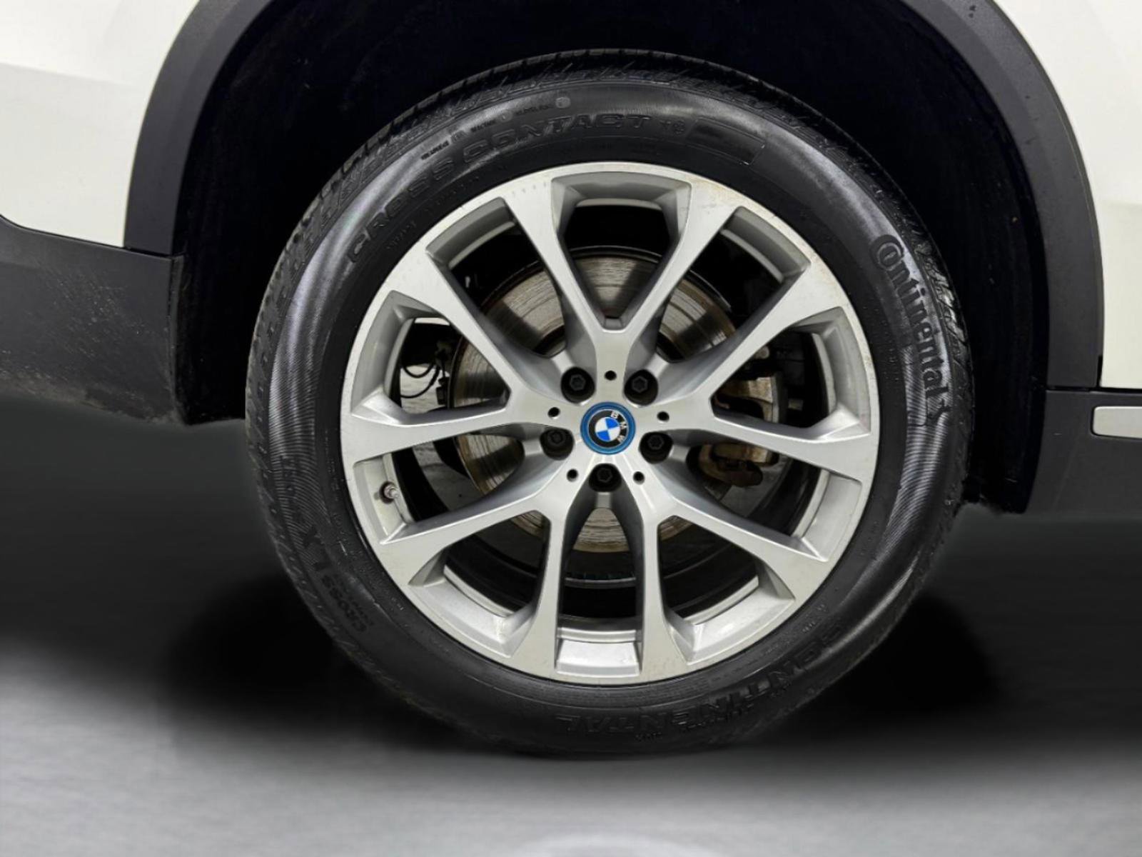 Certified 2023 BMW X5 xDrive45e w/ Climate Comfort Package image 9