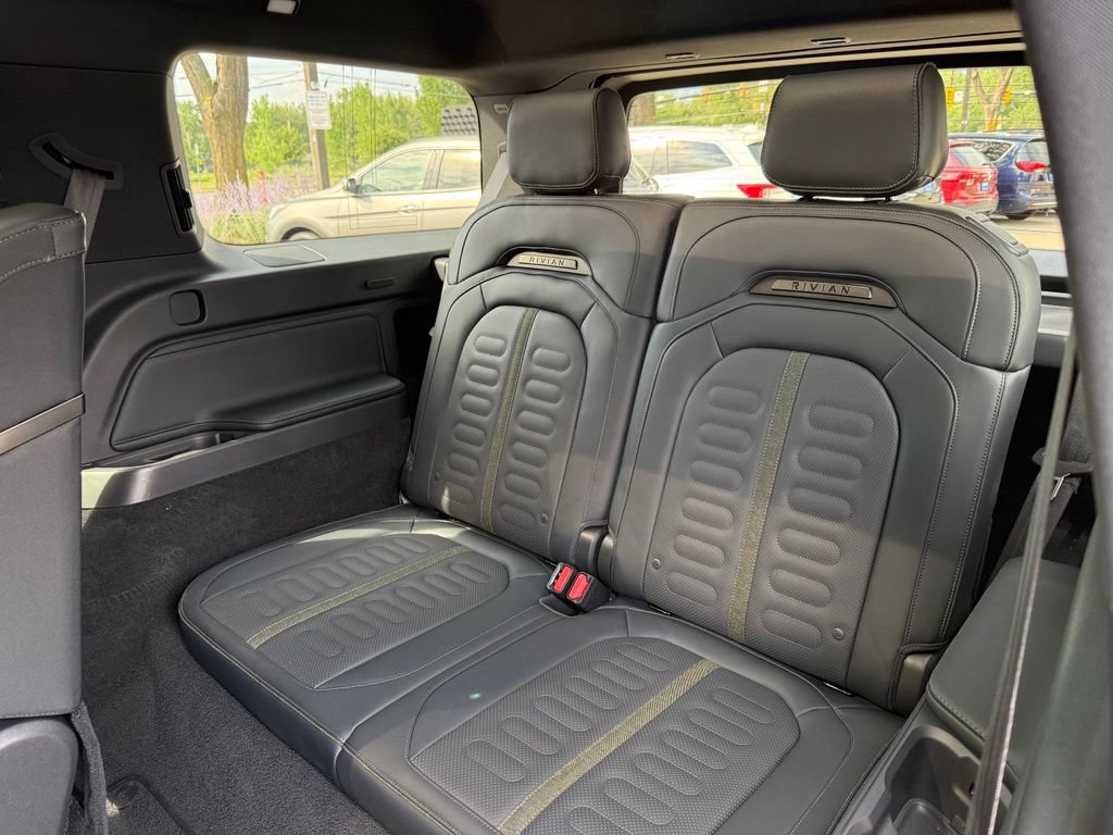 Used 2025 Rivian R1S Adventure AWD/4WD image 14