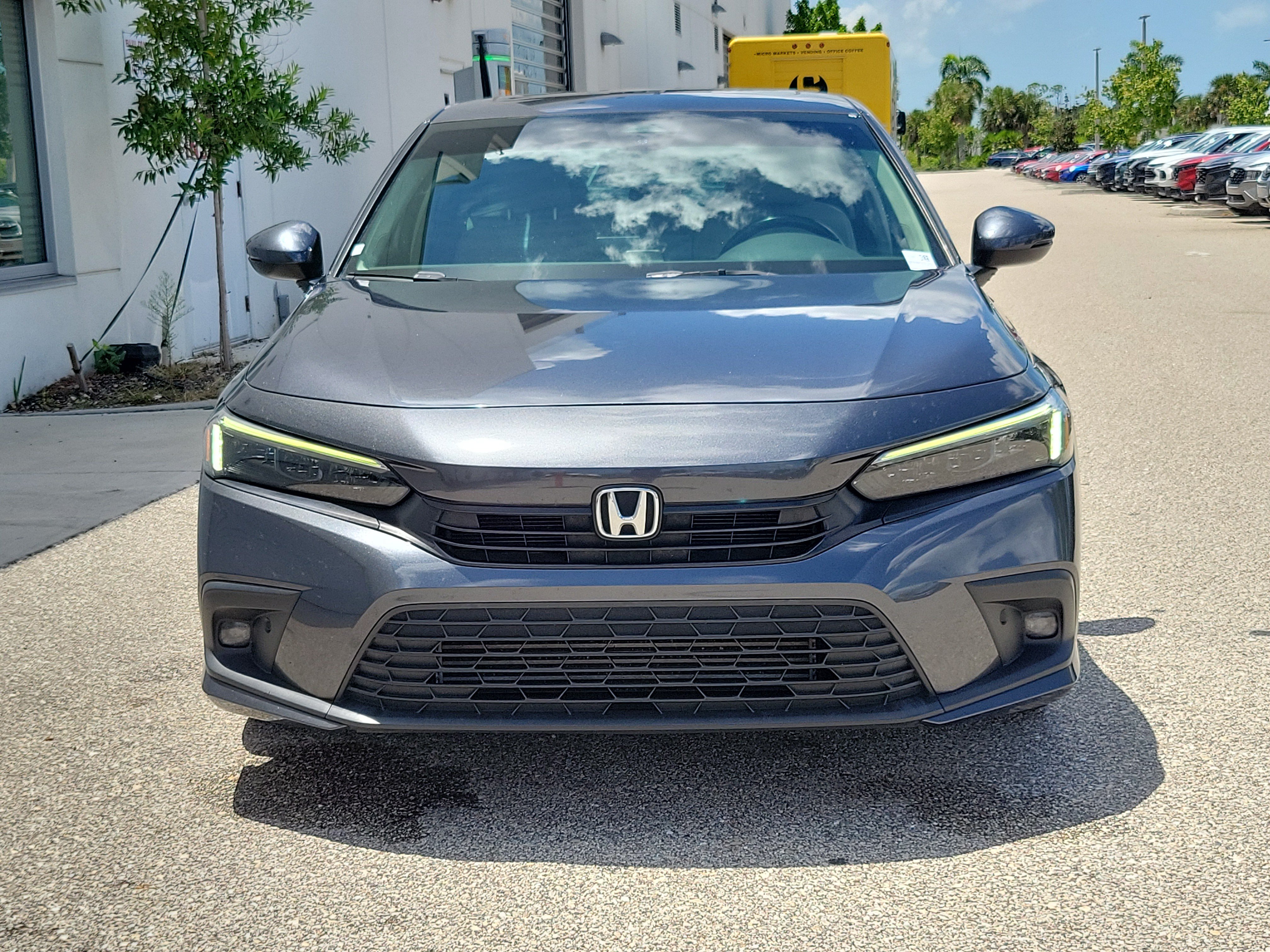 Used 2022 Honda Civic Touring video 2