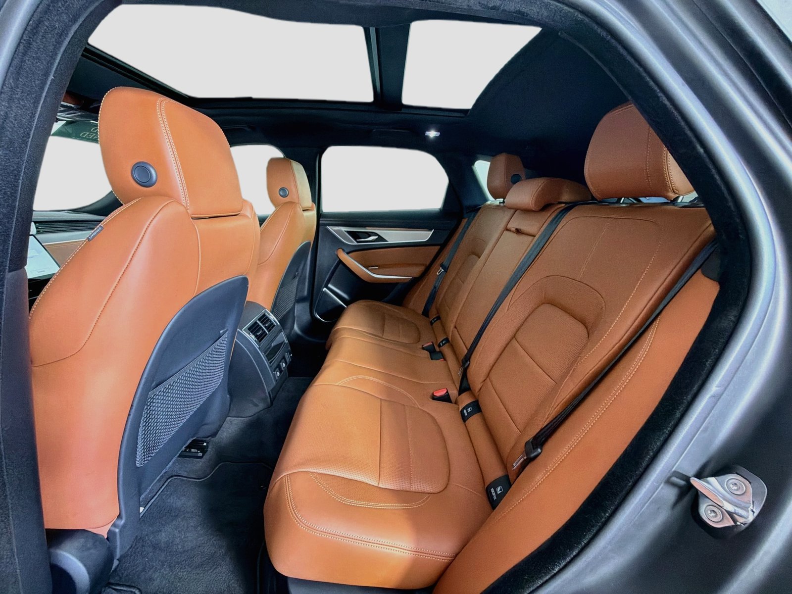 Certified 2026 Jaguar F-PACE R-Dynamic S AWD/4WD image 27