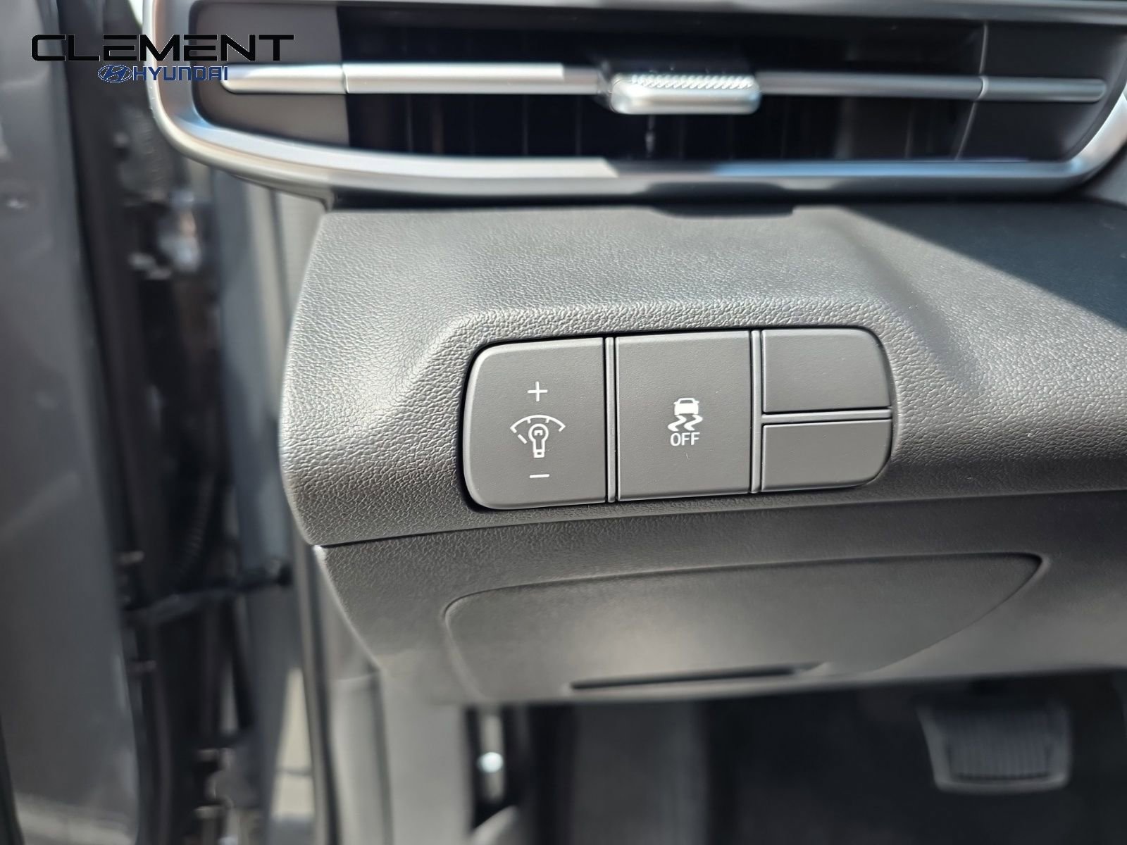 New 2025 Hyundai Elantra Limited image 12