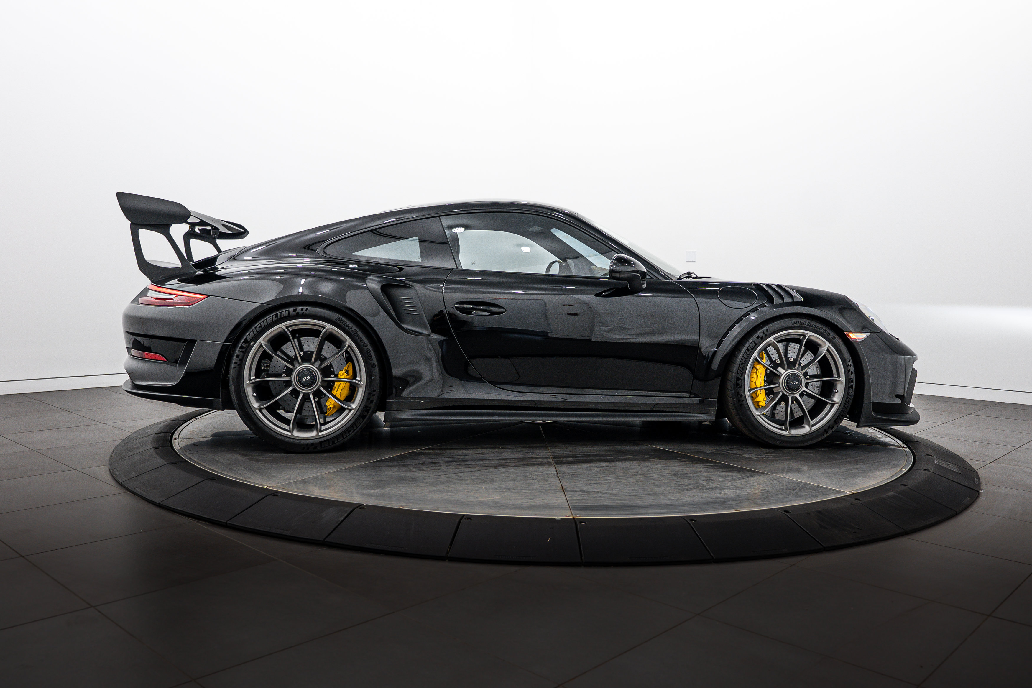Certified 2019 Porsche 911 GT3 RS RWD image 8