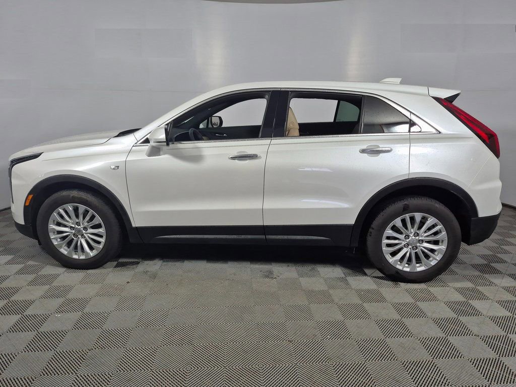 Certified 2024 Cadillac XT4 Luxury w/ Cold Weather Package image 4