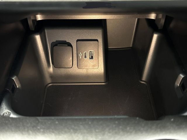 Used 2025 Ford Explorer Active w/ Active Comfort Package image 25