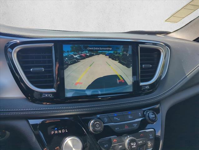 New 2026 Chrysler Pacifica Limited image 10