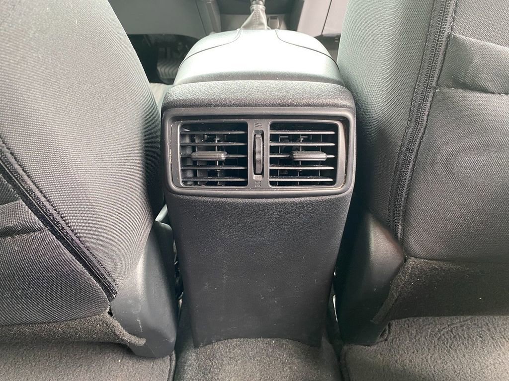 Used 2018 Nissan Rogue SV w/ Premium Package image 27