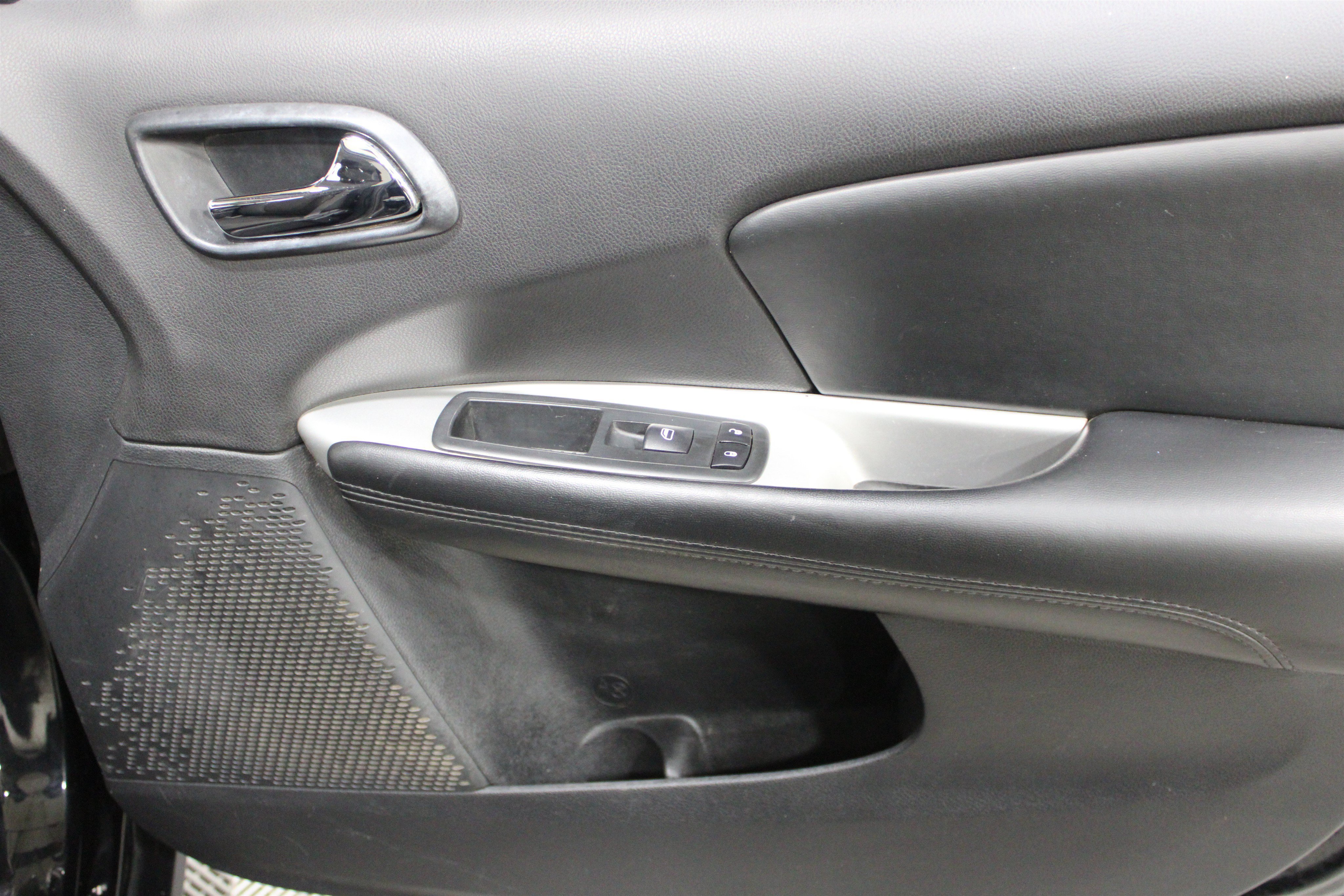 Used 2020 Dodge Journey SE w/ SE Popular Equipment Group FWD image 26