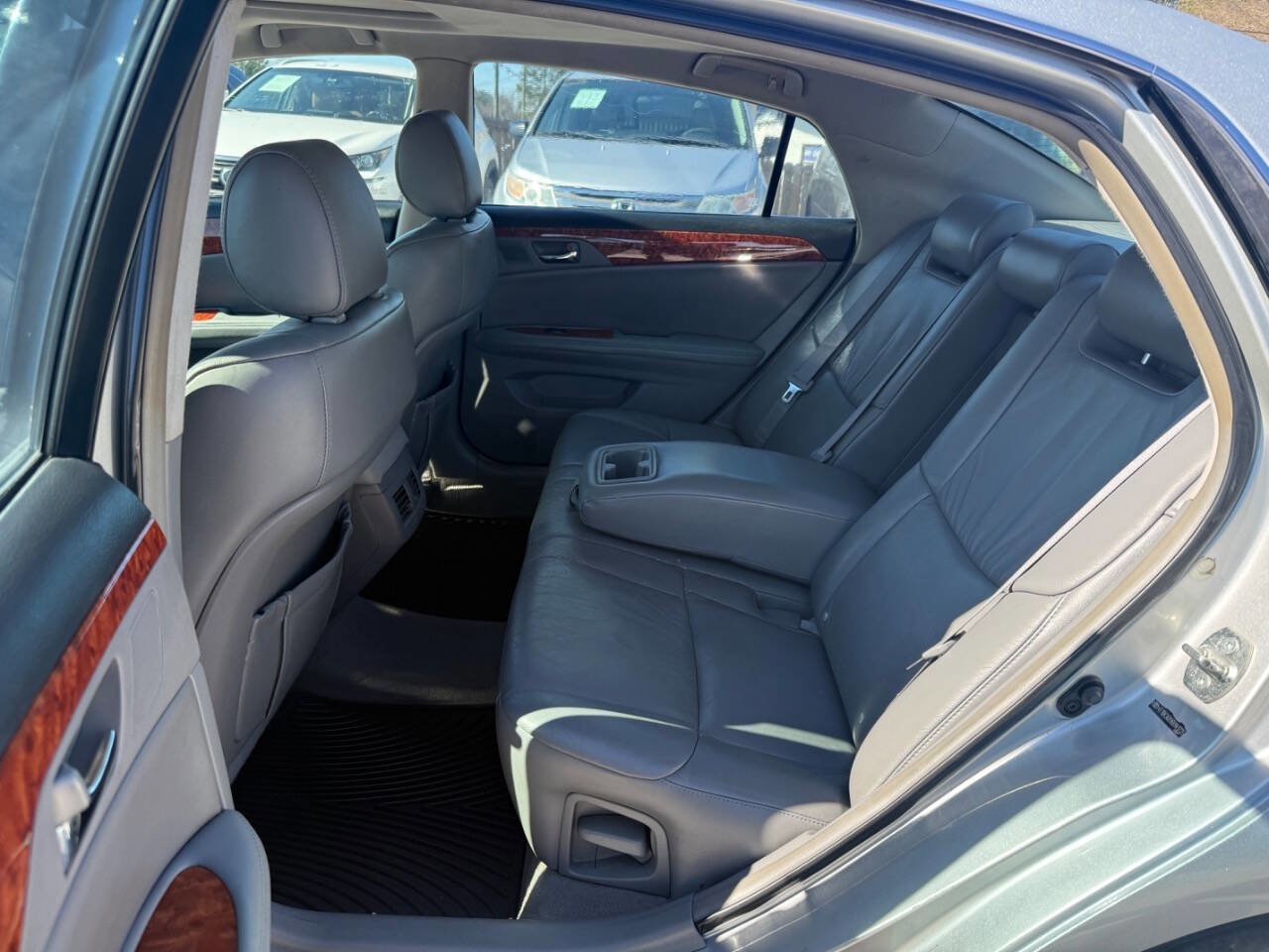 Used 2006 Toyota Avalon XLS image 13