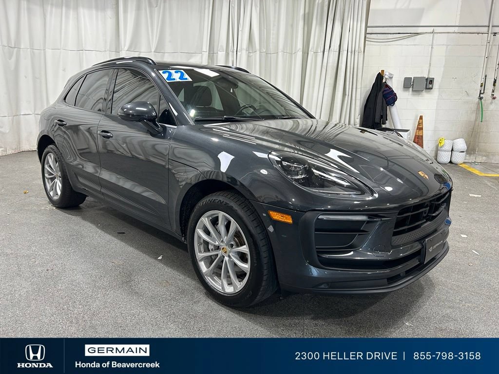 Used 2022 Porsche Macan AWD/4WD image 1
