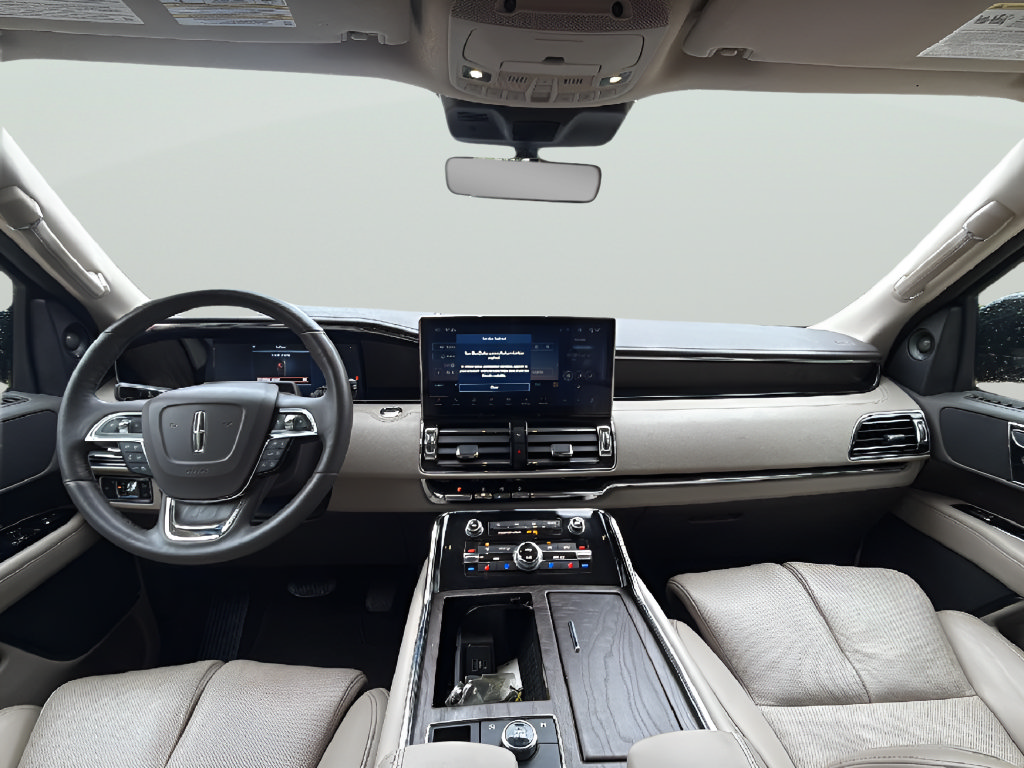 Used 2022 Lincoln Navigator L Reserve RWD image 24