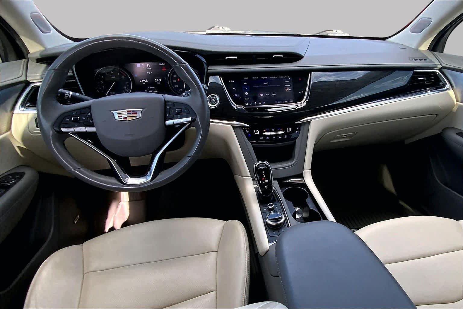 Used 2020 Cadillac XT6 Premium Luxury FWD image 16