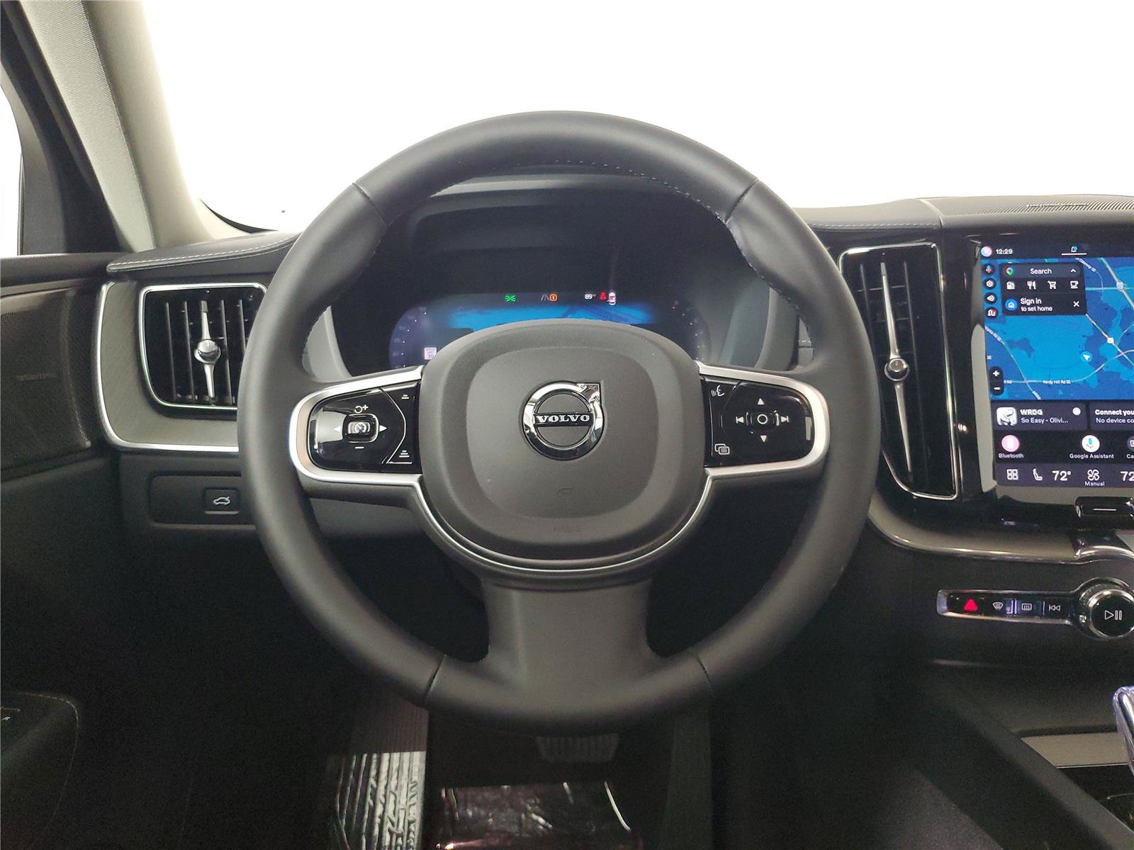 Certified 2025 Volvo XC60 B5 Ultra AWD/4WD image 16