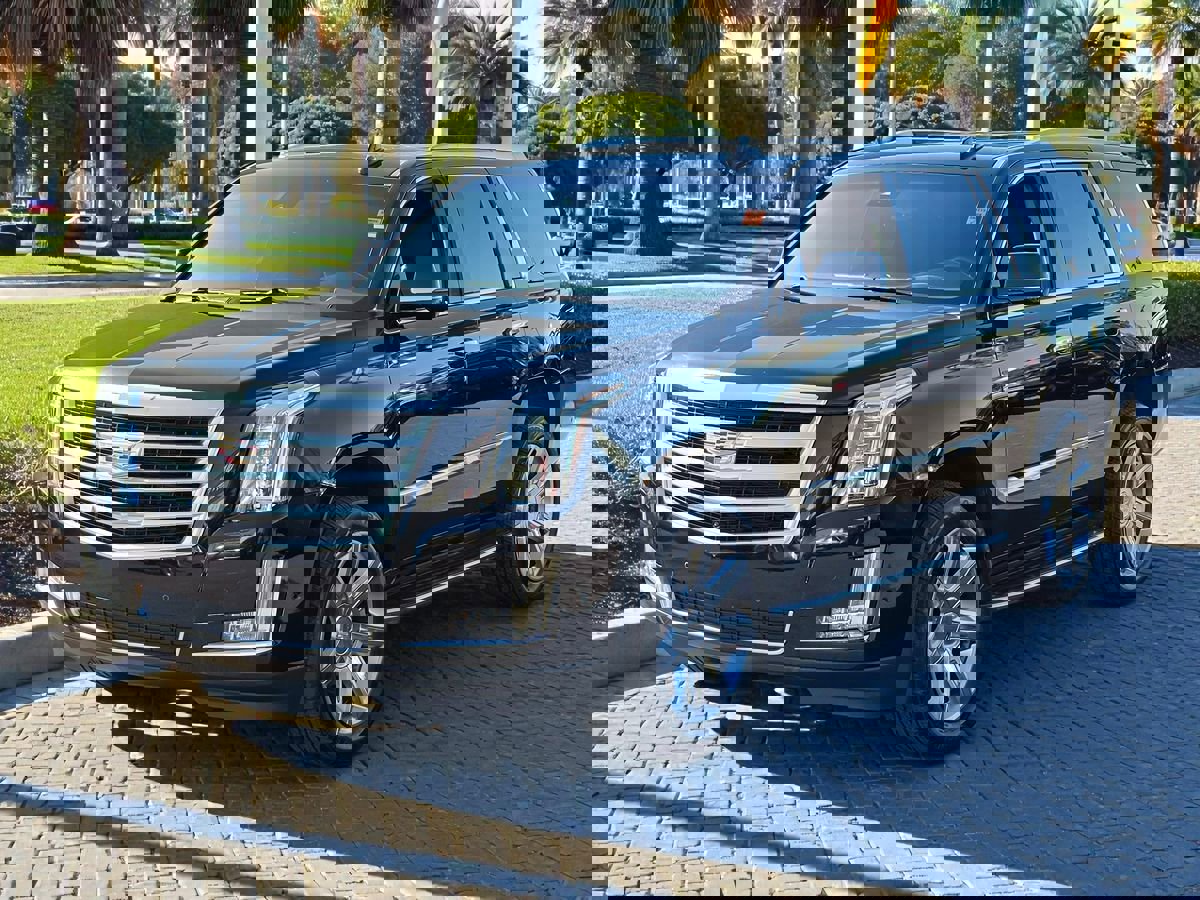 Used 2017 Cadillac Escalade Luxury image 4