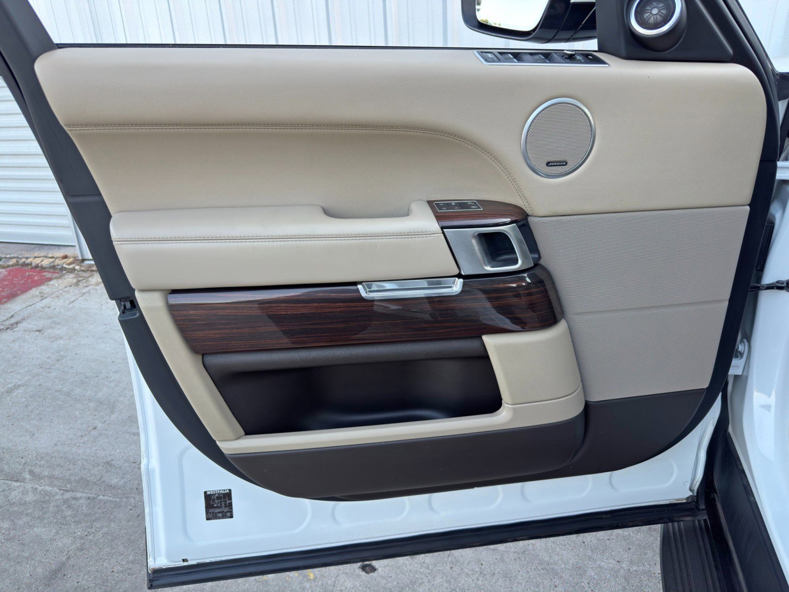 Used 2015 Land Rover Range Rover Supercharged image 40