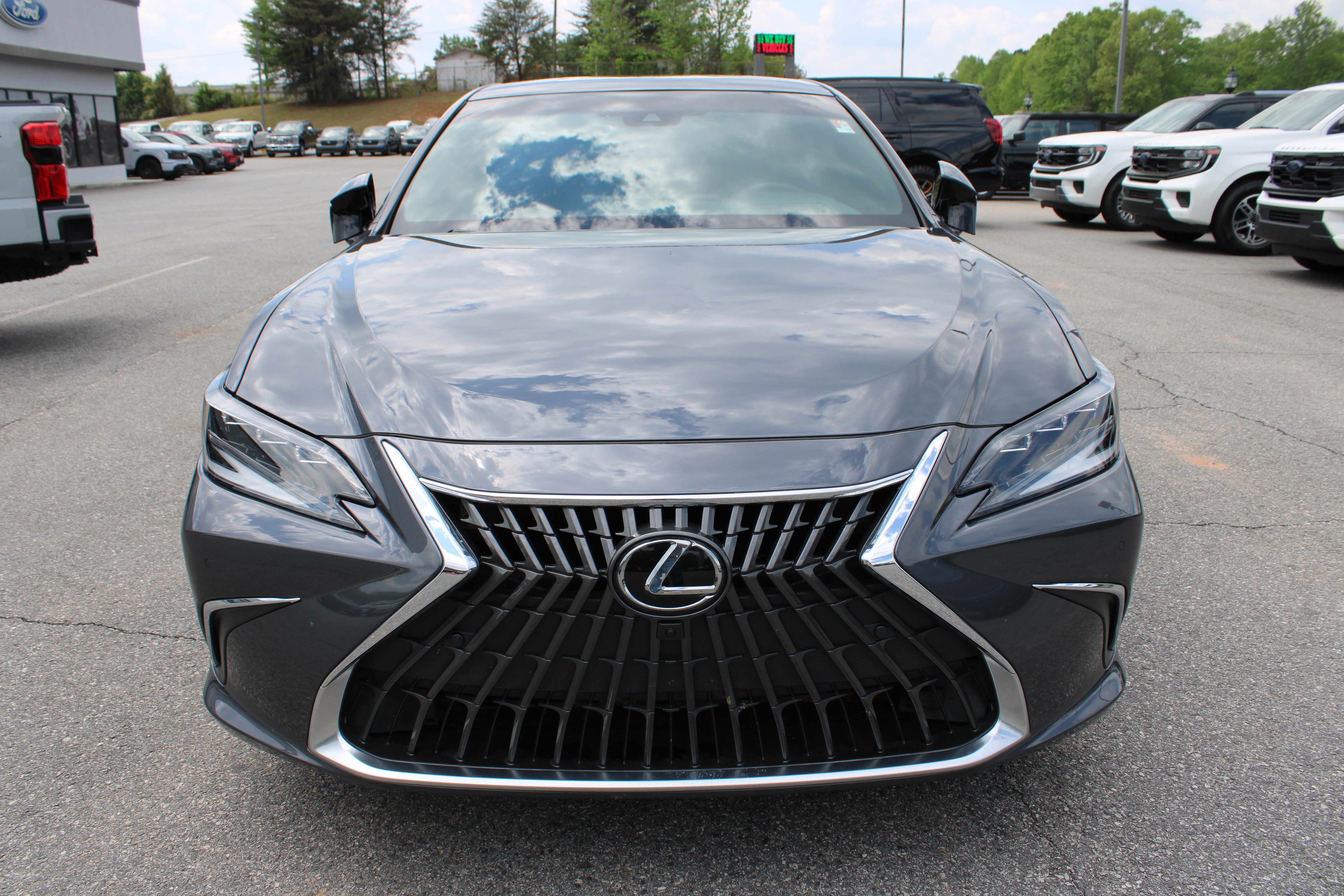 Used 2024 Lexus ES 350 Ultra Luxury FWD image 3