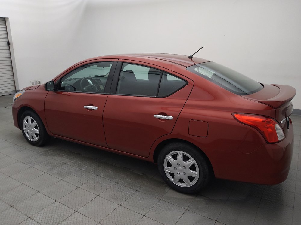 Used 2019 Nissan Versa SV FWD image 3