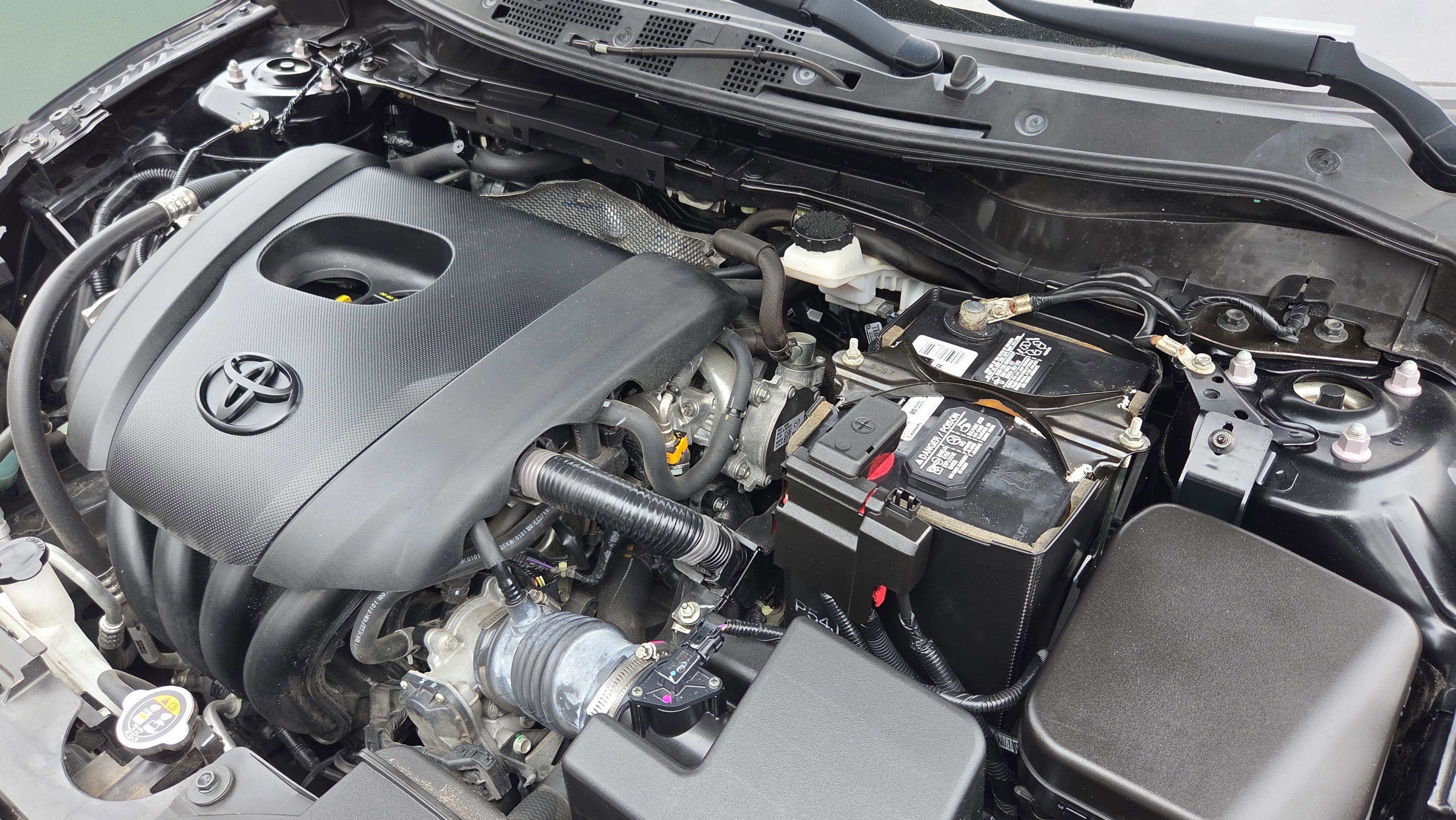 Used 2020 Toyota Yaris L image 21