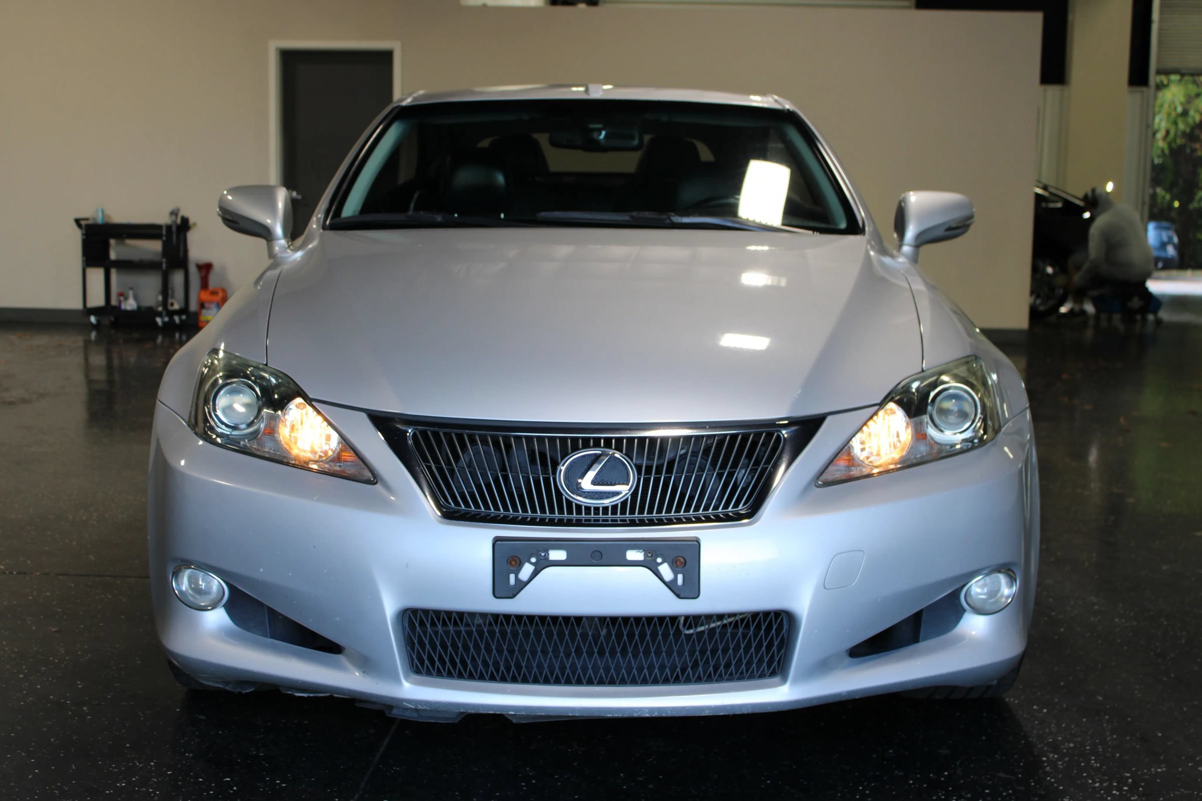 Used 2010 Lexus IS 350C w/ Luxury Pkg RWD image 9