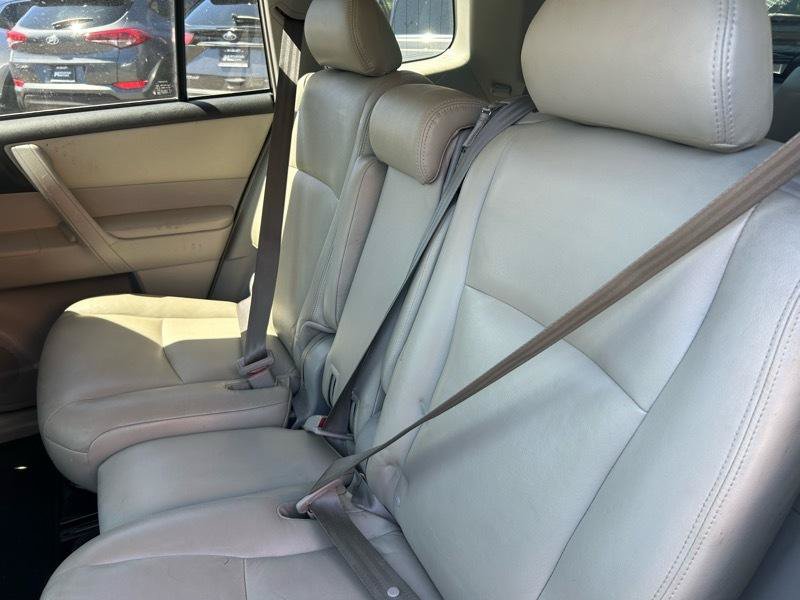 Used 2013 Toyota Highlander 4WD Hybrid image 15