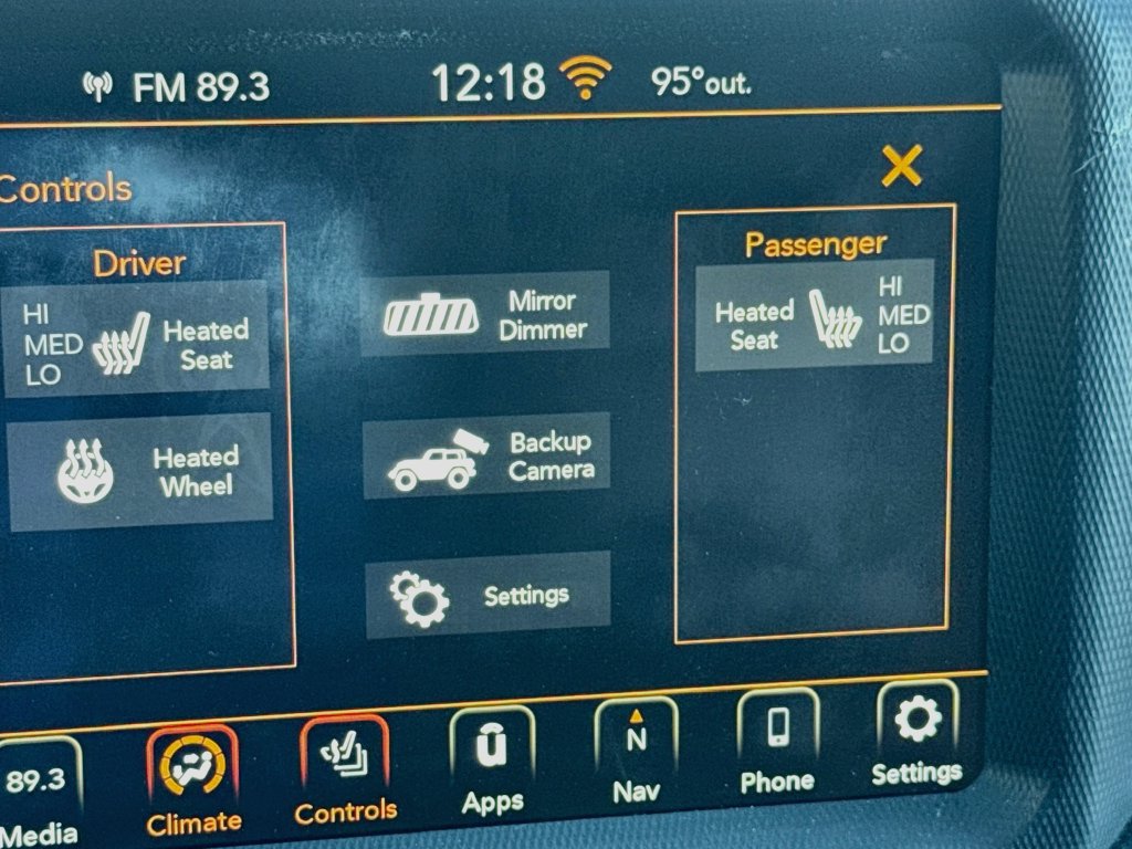 Used 2023 Jeep Wrangler Unlimited Sahara w/ Cold Weather Group AWD/4WD image 22
