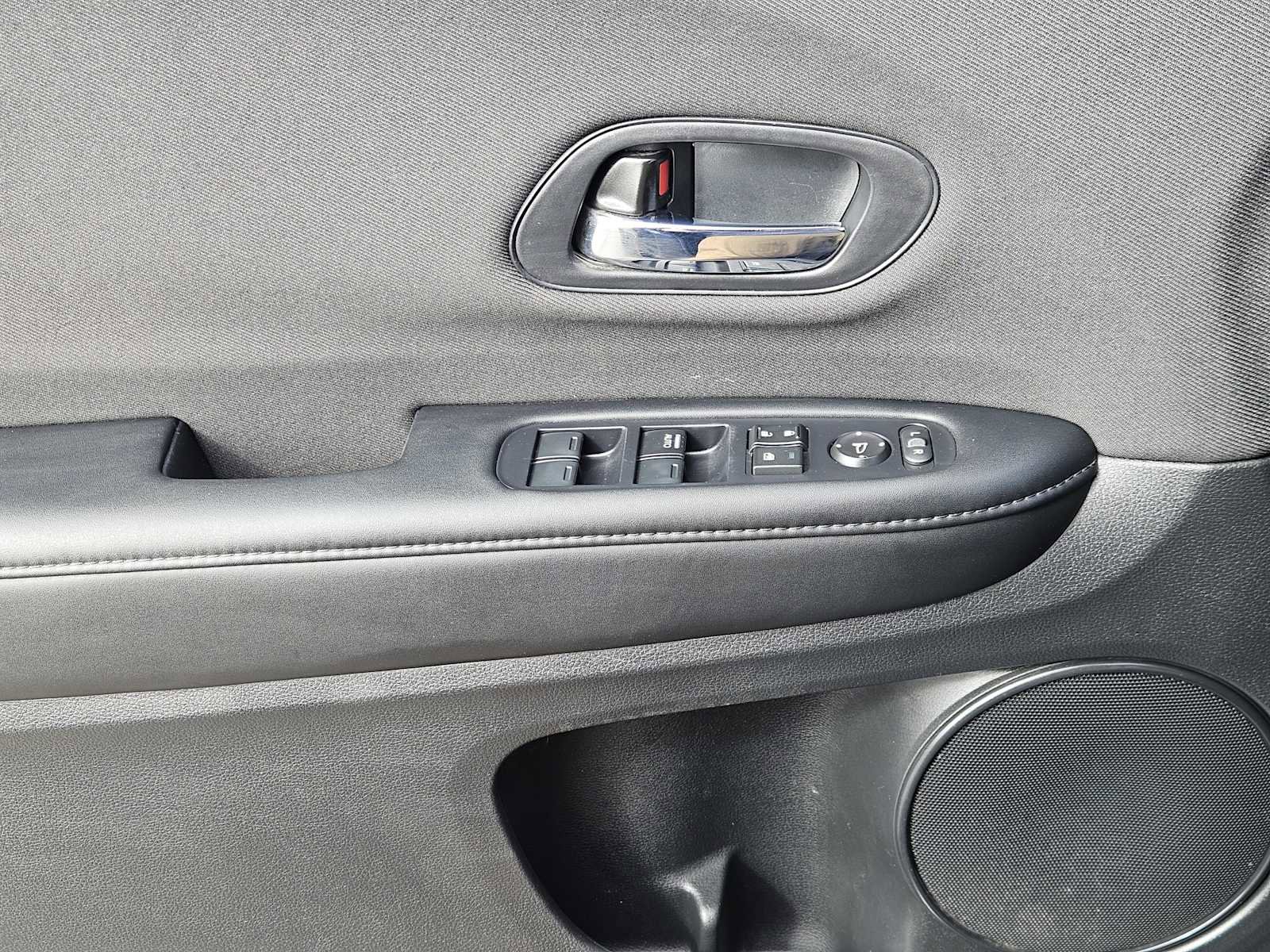 Used 2021 Honda HR-V Sport image 21