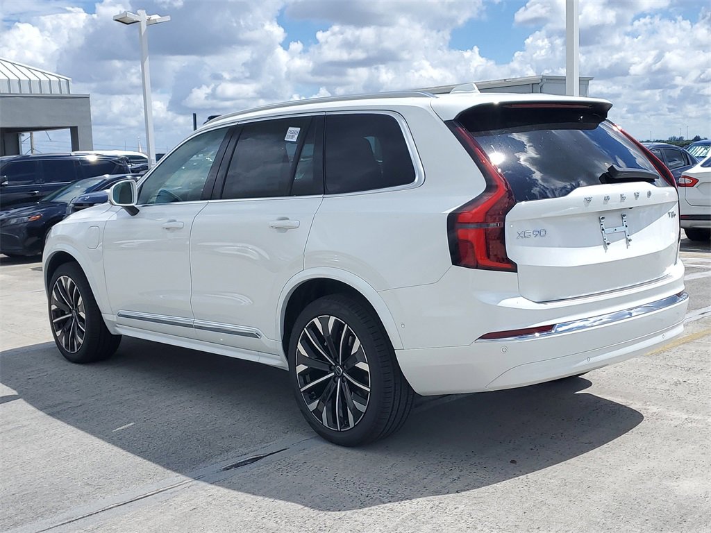 New 2026 Volvo XC90 T8 Plus image 3