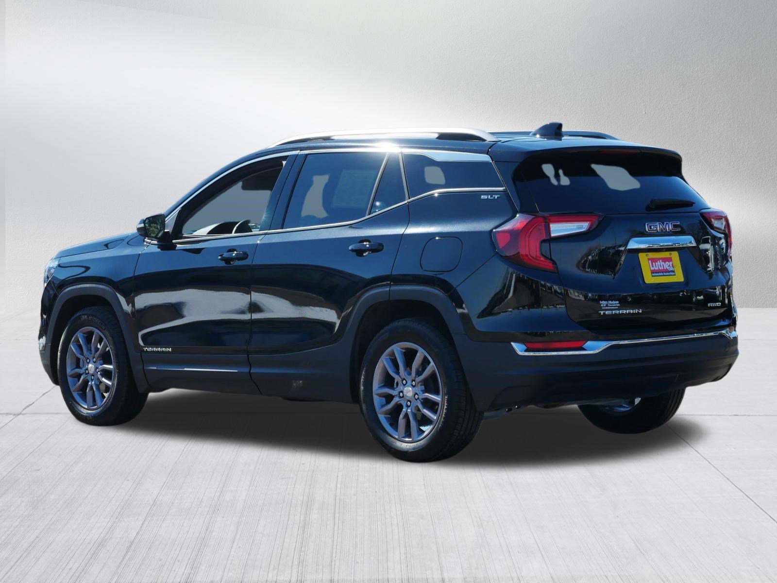 Used 2024 GMC Terrain SLT w/ Infotainment Package II image 5